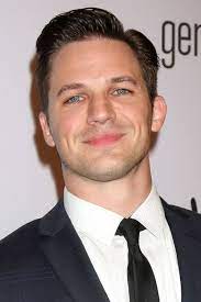 60 Versatile Men S Hairstyles And Haircuts Round Face Men Round Face Haircuts Hairstyles For Round Faces