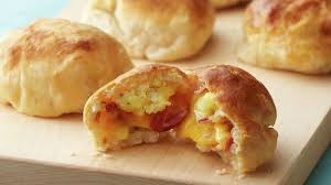 Biscuits In The Air Fryer Air Fryer Bacon And Egg Breakfast Biscuit Bombs Recipe Air Fryer Recipes Breakfast Air Fryer Recipes Breakfast Biscuits