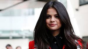 بالصور سيلينا غوميز تحتفل بميلادها الـ27 في إيطاليا وإطلالة بطابع بوهيمي Selena Gomez Selena Cutie