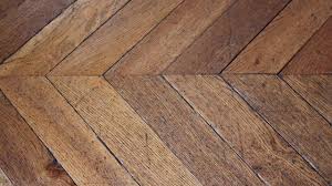 Véritable incontournable lorsqu'il s'agit de nouvelles habitations ou de travaux de rénovation, il est facile à installer, mais aussi à entretenir. Comment Cirer Un Parquet Cote Maison