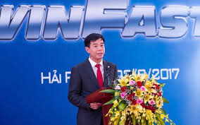 Vào cuối năm 2018, việt quang gần như không còn xuất hiện trên các sân khấu âm nhạc. Ong Nguyá»…n Viá»‡t Quang Tan Tá»•ng Giam Ä'á»'c Cá»§a Vingroup La Ai