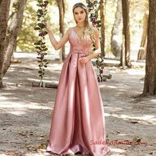 2020 Saten Elbise Modelleri Pudra Uzun Askili Kalin Pileli Etekli Kiyafet Kombinleri Aksamustu Giysileri Balo Elbiseleri The Dress