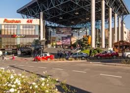Iulius town has the largest shopping area in romania (120,000 m 2), a space that brings together over 450 stores. Program Auchan Www Actualdecluj Ro