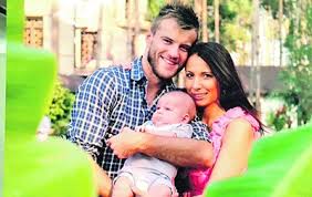 Андрей ярмоленко постепенно осваивается в новой команде и в новом городе. Andrej Yarmolenko Provedet Otpusk V Dubai Vmeste S Zhenoj I Synom Korrespondent Net