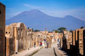 Located just 1 hour and 30 minutes from rome, sermoneta is one of the best day trips and weekend getaway destinations. The Best Day Trips From Rome