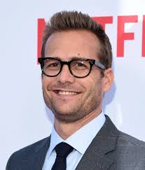 Rachel Elizabeth Zane • W garniturach