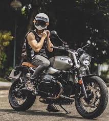 bmw r ninet scrambler カフェレーサー bell ヘルメット bmw バイク