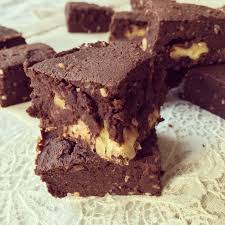 Des Brownies Moelleux Aux Noix Riches En Proteines Sans Gluten Realises Avec Des Proteines Vegetales Des Aman Brownies Moelleux Recette Proteinee Dessert