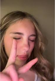 Leah Gorman's Instagram, Twitter & Facebook