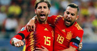 برر لويس إنريكي، المدير الفني لمنتخب إسبانيا، السبب وراء استبعاد سيرجيو راموس، قائد فريق ريال مدريد، من حسابات اللاروخا في نهائيات أمم أوروبا لكرة القدم «يورو 2020»، مشددًا على ضرورة أن يكون المدافع المخضرم أنانيًّا. Ø¥Ø³Ø¨Ø§Ù†ÙŠØ§ ØªÙˆØ§Ø¬Ù‡ Ø§Ù„Ù†Ø±ÙˆÙŠØ¬ Ø¨ØªØµÙÙŠØ§Øª ÙŠÙˆØ±Ùˆ 2020 ÙÙ‰ Ù„ÙŠÙ„Ø© ØªØ§Ø±ÙŠØ®ÙŠØ© Ù„Ø±Ø§Ù…ÙˆØ³ Ø§Ù„ÙŠÙˆÙ… Ø§Ù„Ø³Ø§Ø¨Ø¹