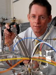 NPL scientist made director of weights and measures