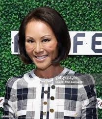 Sharon Horowitz's Instagram, Twitter & Facebook