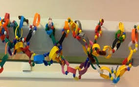 Comme ça ce que j'aurais entre mes dents, ça permettra de décorer cette guirlande ! Fabriquer Des Guirlandes De Noel