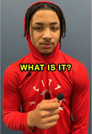 Amari Roberts's Instagram, Twitter & Facebook