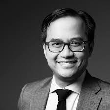 Eric Levi's Instagram, Twitter & Facebook