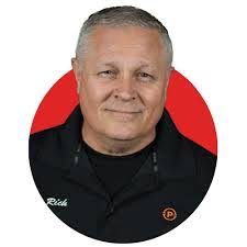 Chris Eisenmann's Instagram, Twitter & Facebook