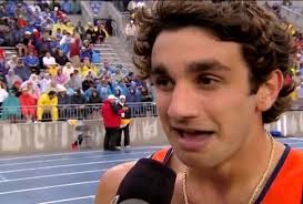 Robbie Andrews 1st in Mens 800