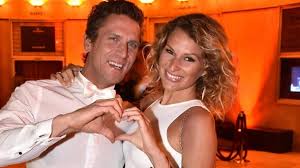 Sonst hätte er auf ein wenig sicherheitsabstand beharrt. Peer Kusmagk Und Janni Honscheid Baby Fur Das Adam Sucht Eva Paar