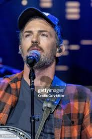 29 Photos & High Res Pictures