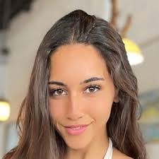 Isabella Green's Instagram, Twitter & Facebook