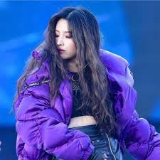 She is also a part of kda as akalis voice. Soyeon G Idle Soyeon Kdamore Kda