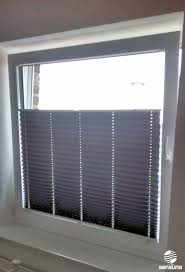 Idealer sichtschutz und perfekte verdunkelung bei großen fenstern. Ruhiger Schlaf Dank Verdunkelung Der Schlafzimmer Fenster Dunkel Schlafzimmer Plissee Vorhange Schlafzimmer Verdunkelung Fenster