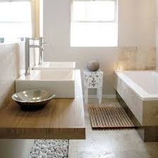 Das badezimmer stellt eigentümer und mieter immer wieder vor herausforderungen, vor allem wenn es um die gestaltung geht. Modernes Bad 70 Coole Badezimmer Ideen Moderne Bader Badezimmer Bad