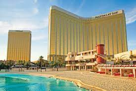 8 Best Poolside Bars In Las Vegas Slideshow