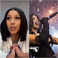 3 years ago in 2022 Cardi B was reportedly booked and paid $1 MILLION  dollars to perform for just 35 minutes in an event 😳🙆‼️ 400 Elite bankers  held a private event
