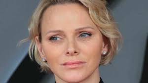 Charlene de monaco malade et loin d'albert : Charlene De Monaco Defiguree Une Operation De Chirurgie Esthetique Ratee On Vous Dit Tout