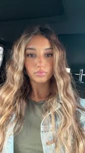 Carrie Damron's Instagram, Twitter & Facebook