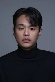 Kim Kwang's Instagram, Twitter & Facebook