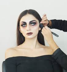 Trouvez des images de stock de maquillage d'halloween facile. Comment Se Faire Un Maquillage Vampire Facilement Cosmopolitan Fr