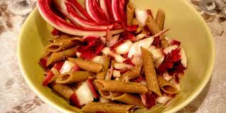 Il risotto al radicchio è un primo piatto chic e facile! Insalata Di Penne Saracene Al Radicchio Croccante Celiachia Org