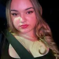 Denise Traister's Instagram, Twitter & Facebook