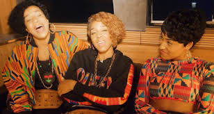 The band group is salt (cheryl james), pepa(sandra denton), and dj spinderella(deidra roper). Lifetime Unveils Release Date For Salt N Pepa Biopic