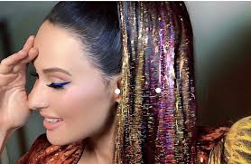 IT. Salon Juliet Thompson