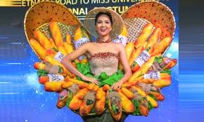 Please join me here ⬇️. H Hen Nie Trinh Diá»…n Trang Phá»¥c Banh Mi Táº¡i Miss Universe Ngoi Sao