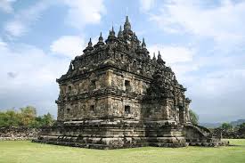 Dinding candi plaosan lor dalam bentuk motif batik kain panjang. 14 Candi Di Jogjakarta Yang Wajib Kamu Kunjungi Tokopedia Blog