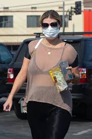 Mischa barton, star of the oc, wants fans of the hills to know that, no, she has not been axed mischa barton insulted caroline d'amore, her reported replacement on season 2 of mtv's the. Mischa Barton Spotted While Shopping For Goods In Los Angeles Gotceleb
