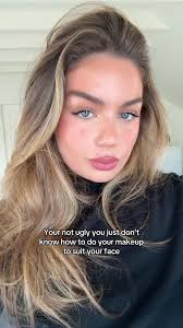 Essential Makeup Tips for Round Faces and Green Eyes