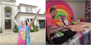 Her mom, jessalynn siwa (success with jess), and jojo moved to california as jojo grew in popularity. Video 16 Year Old Jojo Siwa S Mansion Tour On Youtube