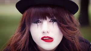 Ewa farna podczas festiwalu piosenki polskiej w opolu, czerwiec 2009 16 marca 2009 wydała drugą polskojęzyczną płytę pt. Ewa Farna Znak 2013 Csfd Cz