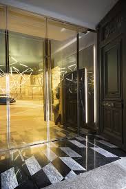 Restaurant Yeeels Par Rodolphe Parente En Collaboration Avec Benjamin Liatoud Architecture Architecturedinterieur Restaurant Door Entry Foyer Floor Design