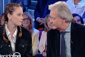 Politica, letteratura, matematica, scienze, storia e varie il gioco è diviso in diversi mondi, e un gruppo di puzzle, la soluzione è proposta nell'ordine di comparsa dei puzzle. Le Foto Di Corrado Tedeschi