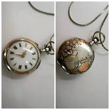19 Yy Antika Kurmali Ve Fransiz El Islemeli Gumus Bayan Kostekli Saat Kasa Komple Gumus Olup Arka Kapak Altin Islemelidir Bu Ve Bunun Gumus Taki Antika