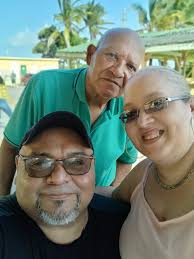 Robert Valle (@rob_just_me) • Instagram photos and videos