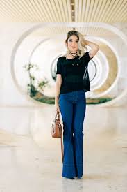 Calça Jeans Flare Cintura Alta Azul Escuro Calca Jeans Cintura Alta Azul Escuro Marca Amapo Tendencia Anos 80 Nas Ruas Alem De Linda A Cintura Alta Modela O Corpo E Te Ideias Fashion Pano Calca Amapo