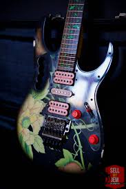 A premium version of steve vai's classic blue floral pattern jem, the ibanez jem 77. Stunning First Edition Ibanez Jem 1988 77fp Floral Pattern Guitar New Hard Case Tremolo Arm