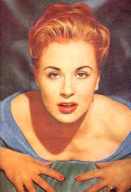 Julia ARNALL : Biography and movies